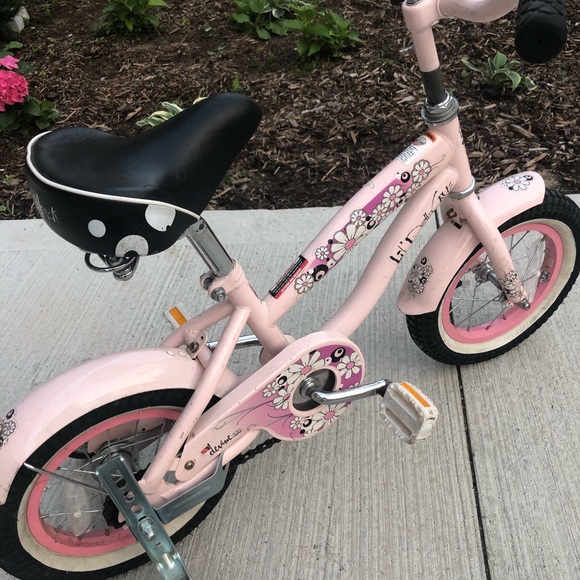 Diamondback girls bicycle - Picture 2 of 3